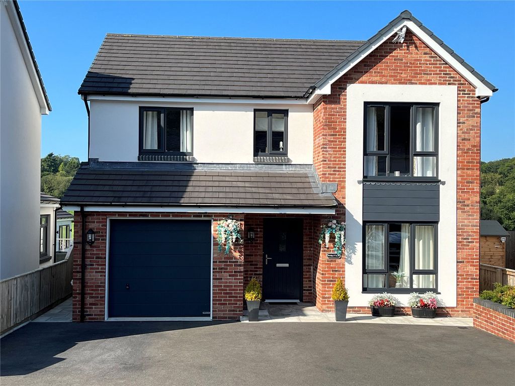 4 bed detached house for sale in Drefach, Llanelli, Carmarthen