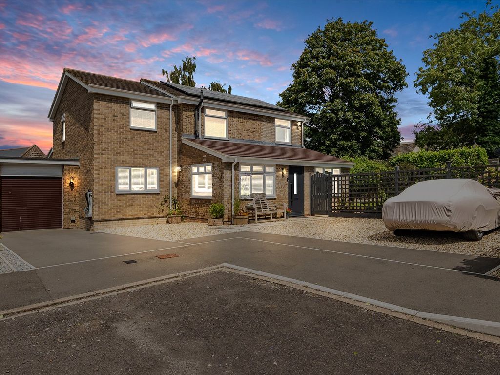4 bed detached house for sale in Manor Close, Blunsdon, Wiltshire SN26