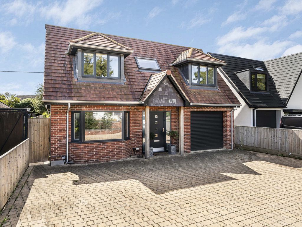 4 bed detached house for sale in Milton Road, Sutton Courtenay OX14, £