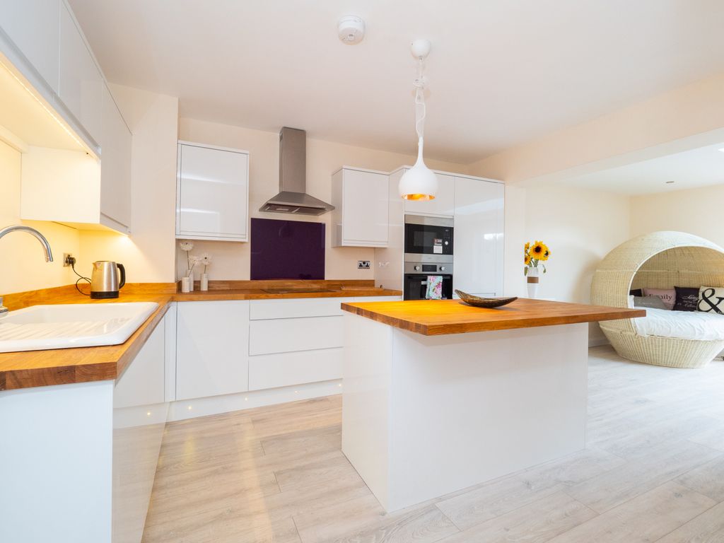 4 bed semidetached house for sale in Coulsdon Road, Coulsdon CR5 Zoopla