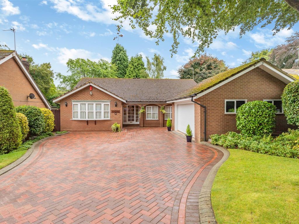 3 bed detached bungalow for sale in Highgate, Streetly, Sutton