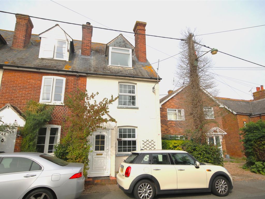 3 bed property to rent in Jubilee Road, Littlebourne, Canterbury CT3, £