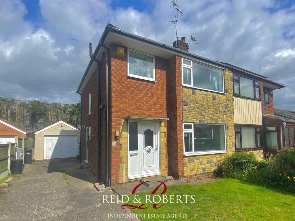 3 bed semidetached house for sale in Hamilton Avenue, Sandycroft