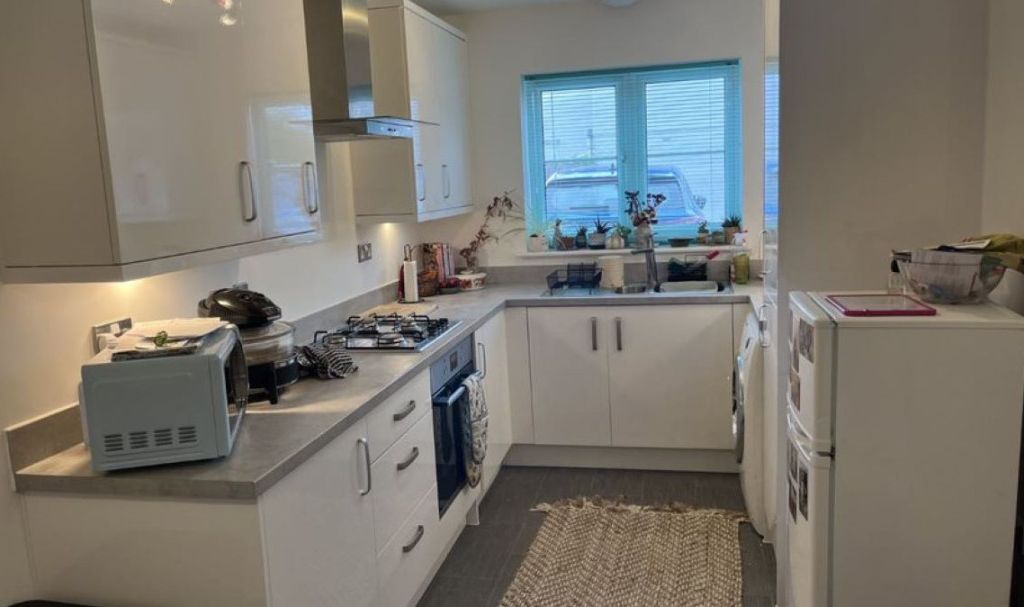 3 bed terraced house for sale in Foxlands Close, Street BA16, £108,000