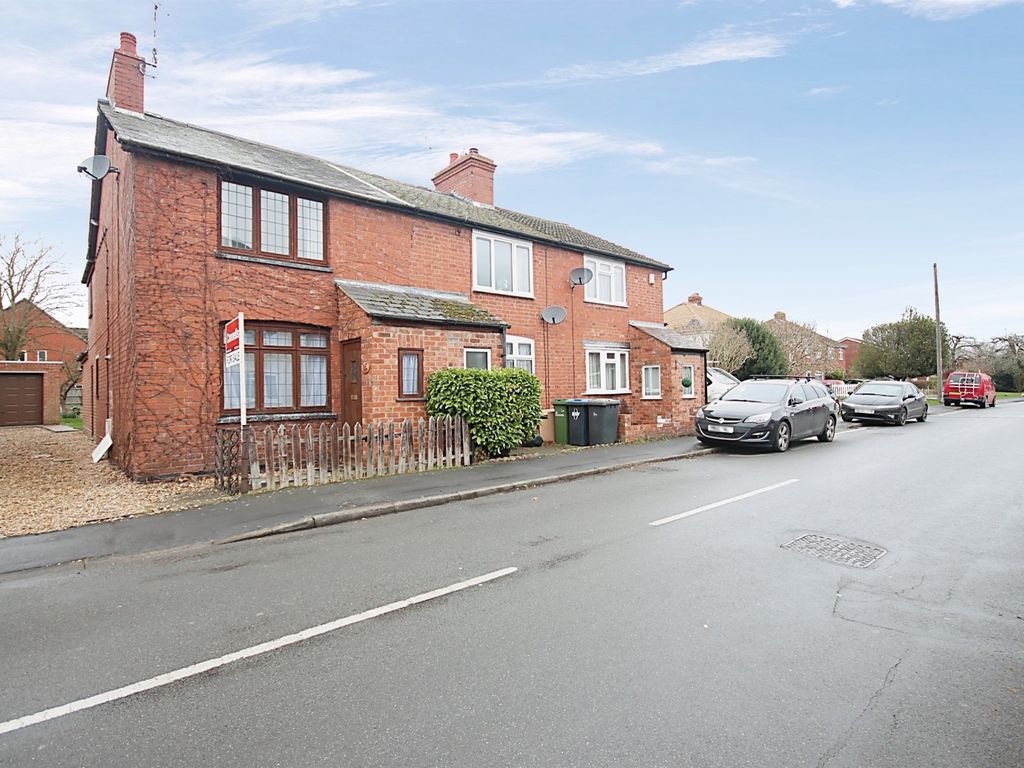 3 bed end terrace house for sale in High Street, Ryton On Dunsmore