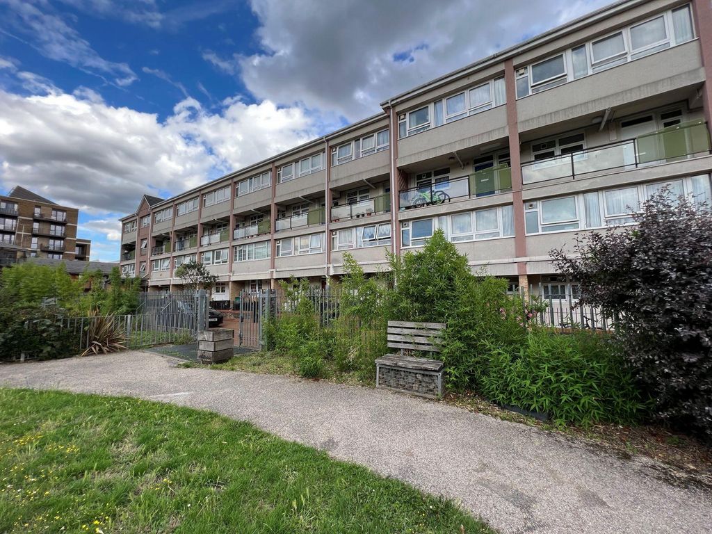 3 bed to rent in Broomfield Road, Poplar E14 Zoopla