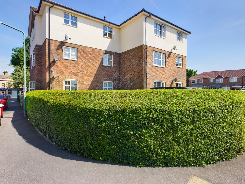 2 bed flat to rent in Newbury Close, Dartford, Kent DA2 Zoopla