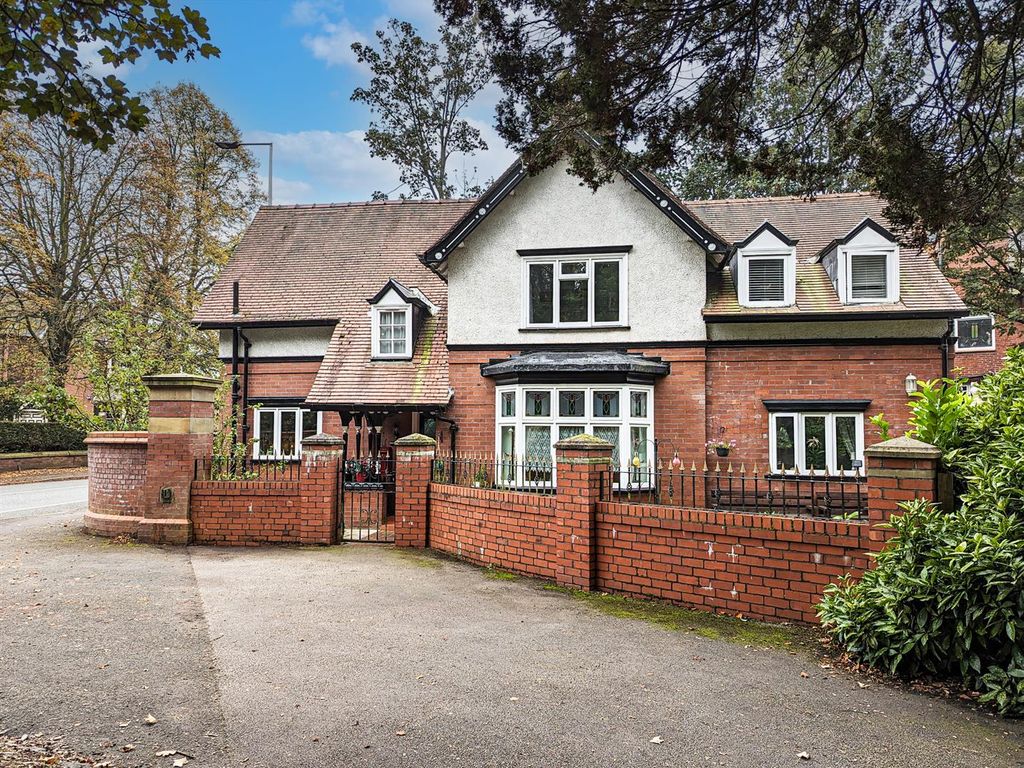 4 bed detached house for sale in St Helens Road, Pennington, Leigh WN7