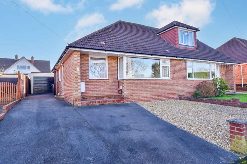 2 bed semidetached bungalow for sale in St. Vincent Crescent, Horndean