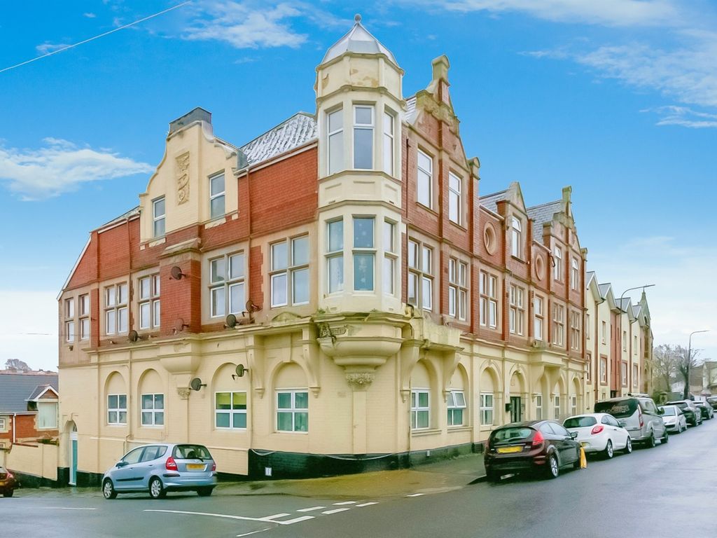 3 bed flat for sale in Court Road, Barry CF63, £195,000 Zoopla