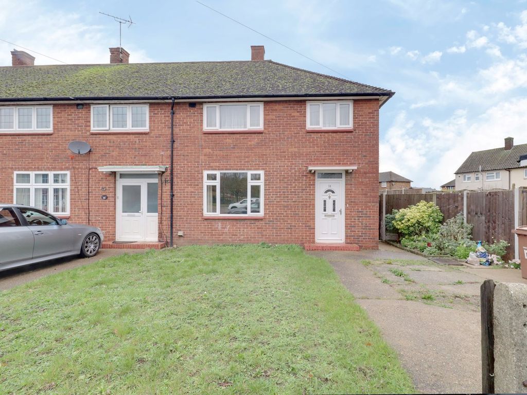 3 bed end terrace house for sale in Carnach Green, South Ockendon RM15