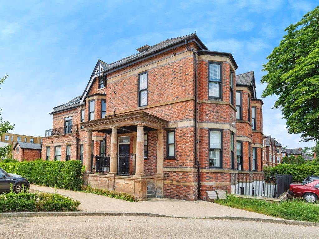 2 bed flat for sale in Barlow Moor Road, Didsbury, Manchester, Greater