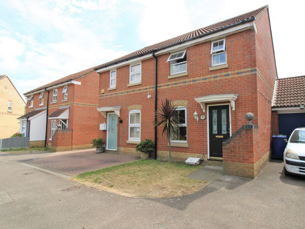 2 bed semidetached house for sale in Fyfield Drive, South Ockendon