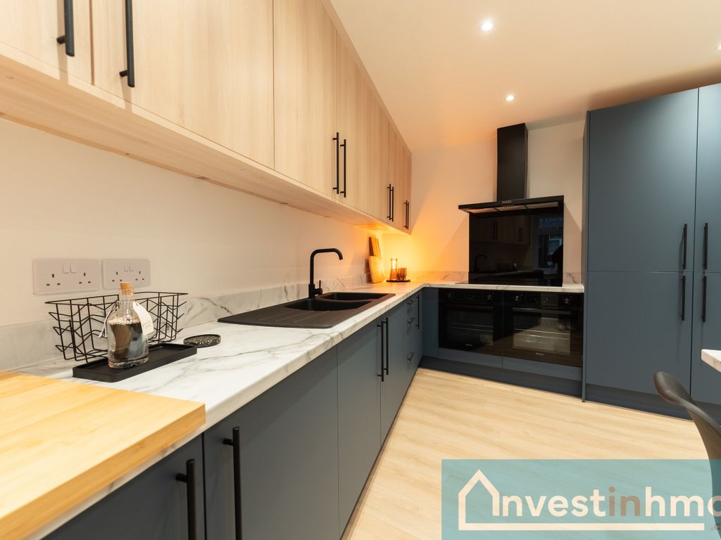 12 bed property for sale in 7173 Ryecroft Street, AshtonUnderLyne