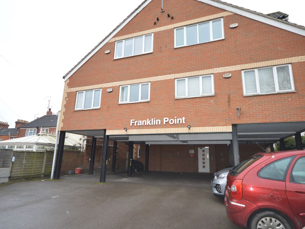 2 bed flat to rent in Weedon Road, Northampton NN5 Zoopla