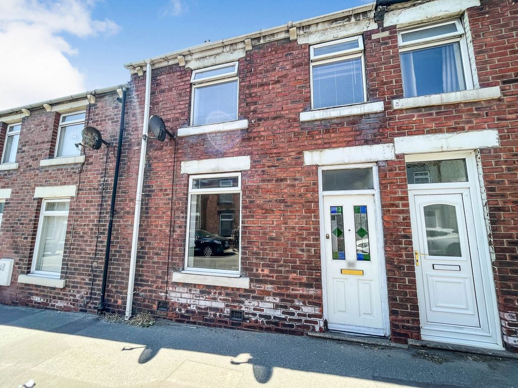 3 bed terraced house for sale in Station Road, HettonLeHole, Houghton