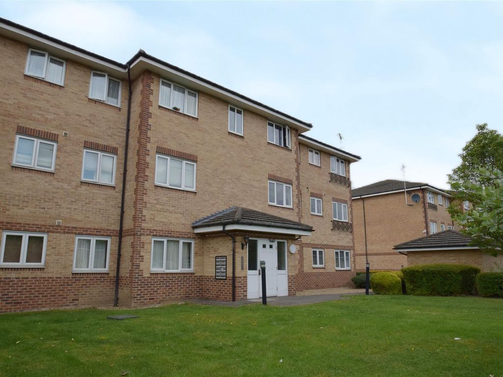 2 bed flat to rent in Elizabeth House, Honeypot Lane, Stanmore HA7, £