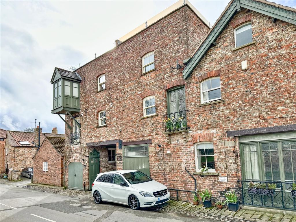 2 bed terraced house for sale in Bannister Court, Back Lane, Easingwold
