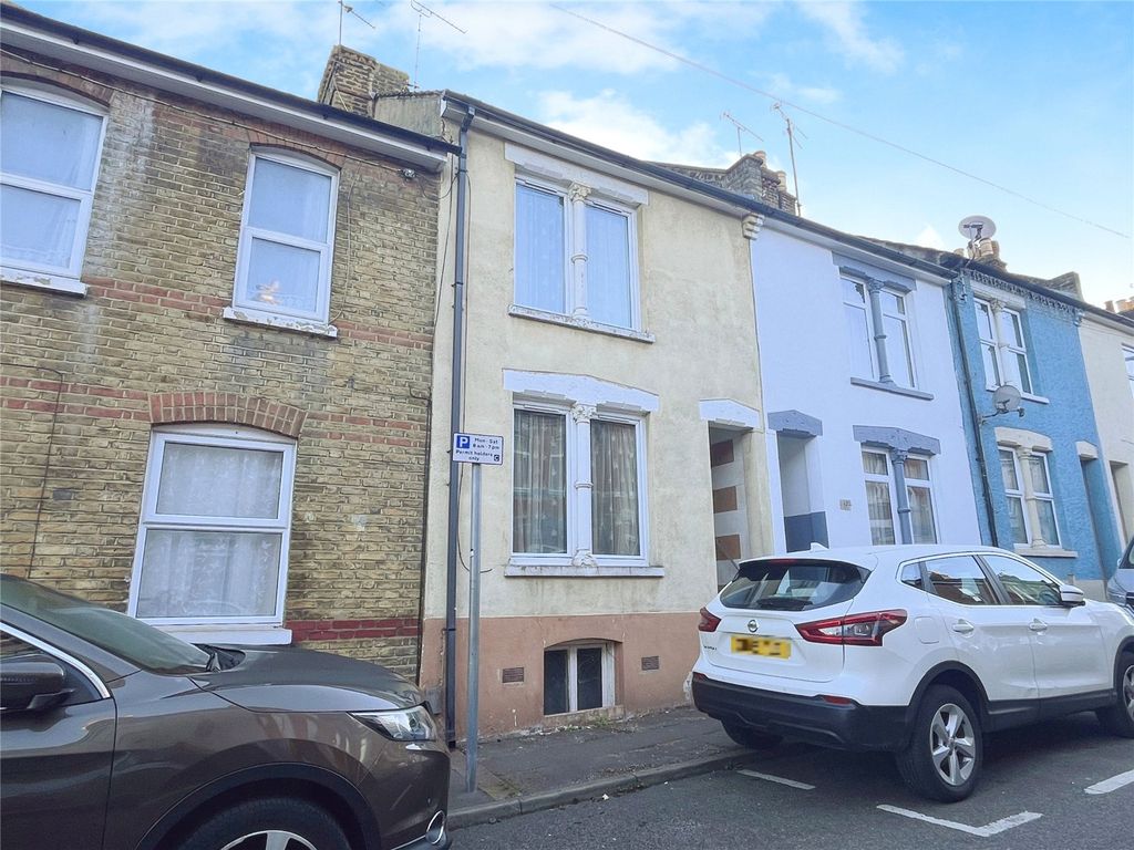 3 bed terraced house for sale in Dale Street, Chatham, Kent ME4, £