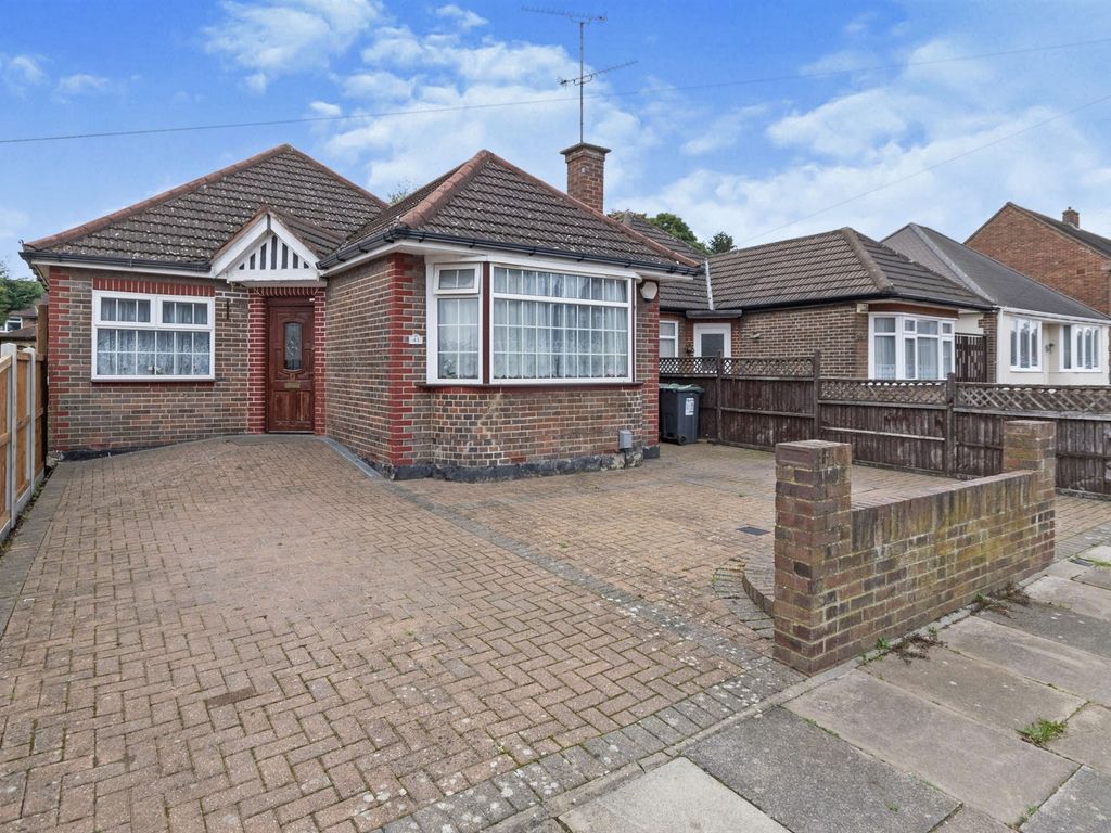 Exton Avenue, Luton LU2  