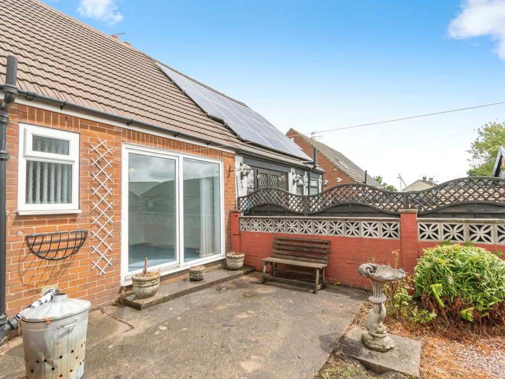 2 bed semidetached bungalow for sale in Tyersal Lane, Bradford BD4, £