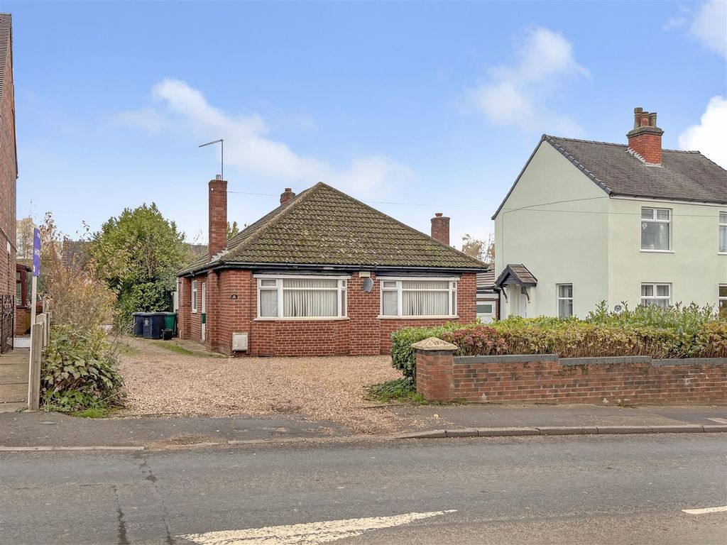 2 bed detached bungalow for sale in Burton Road, Woodville, Swadlincote