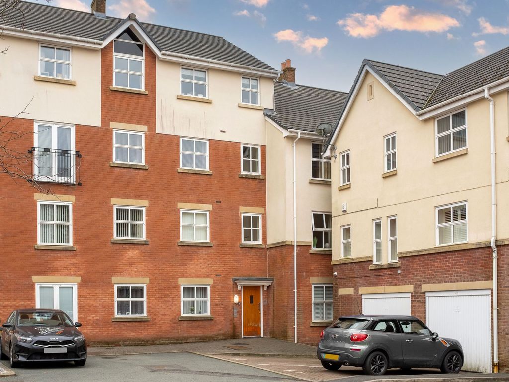 1 bed property for sale in Clarendon Gardens, Bromley Cross, Bolton BL7