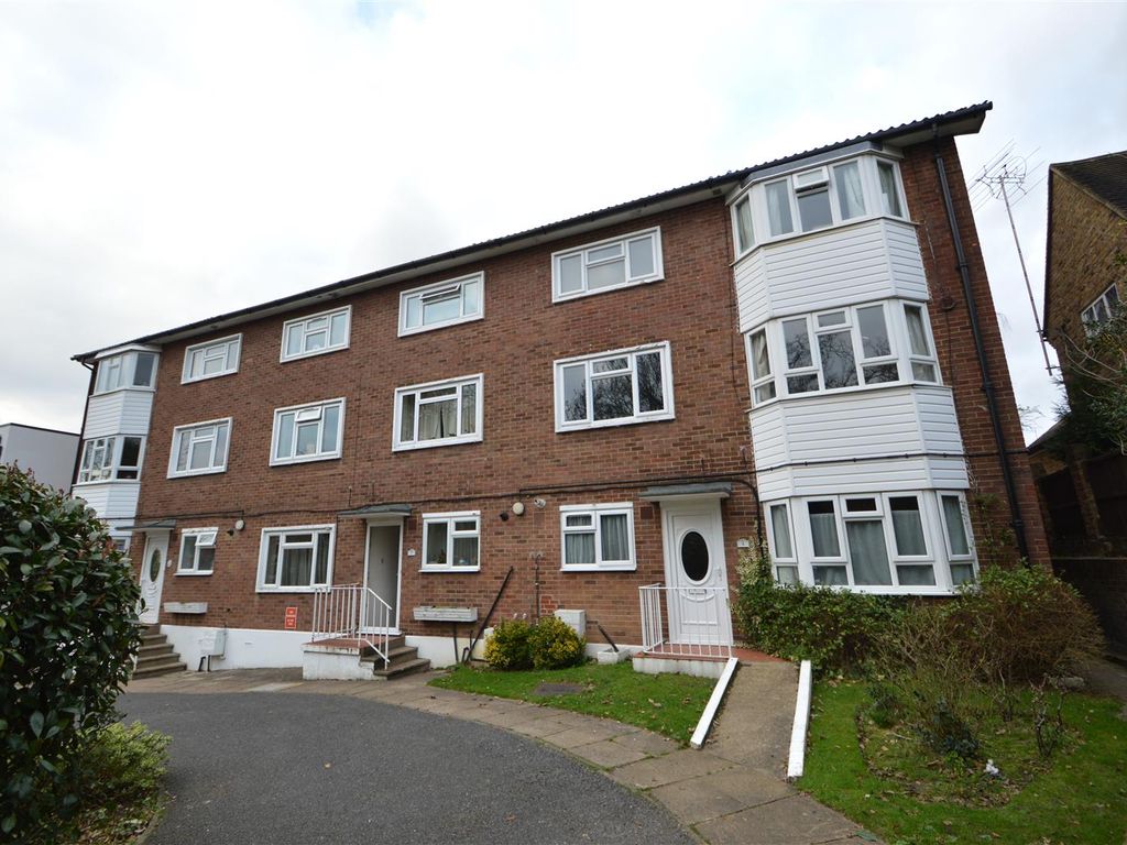 2 bed flat to rent in South Bank, Surbiton KT6, £1,725 pcm Zoopla