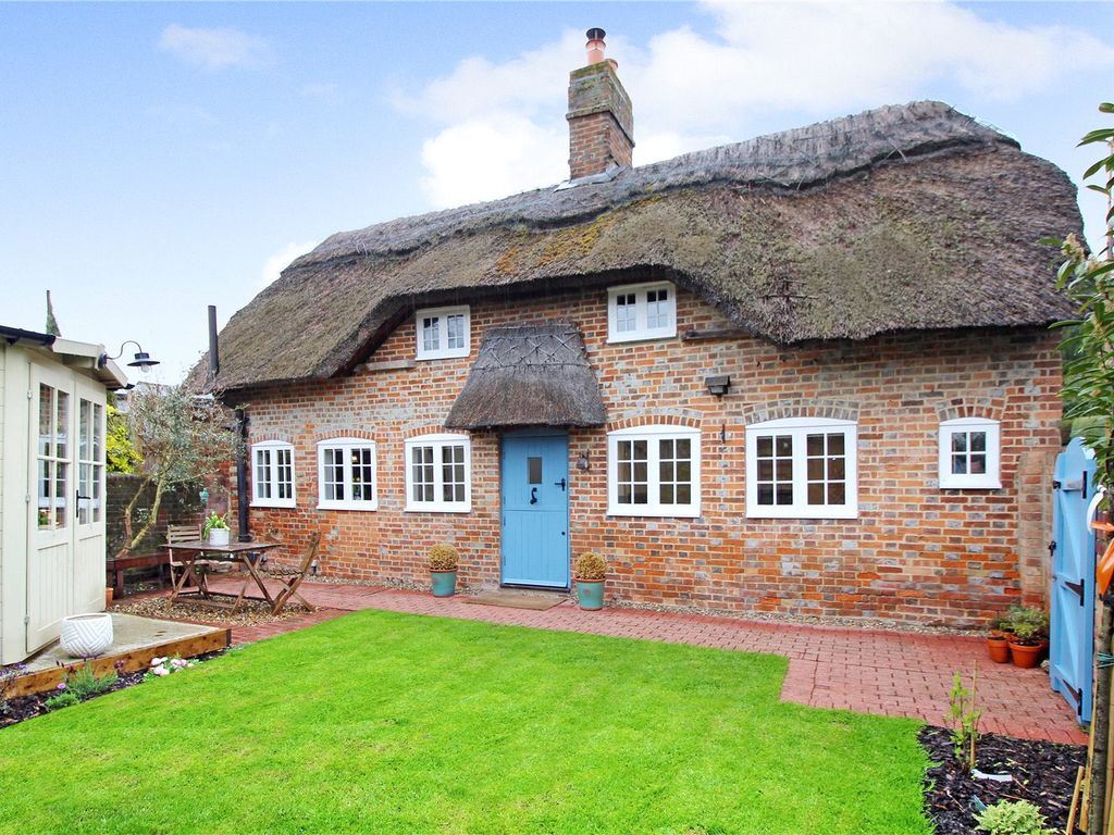 2 bed cottage for sale in Wantage Road, Eddington, Hungerford