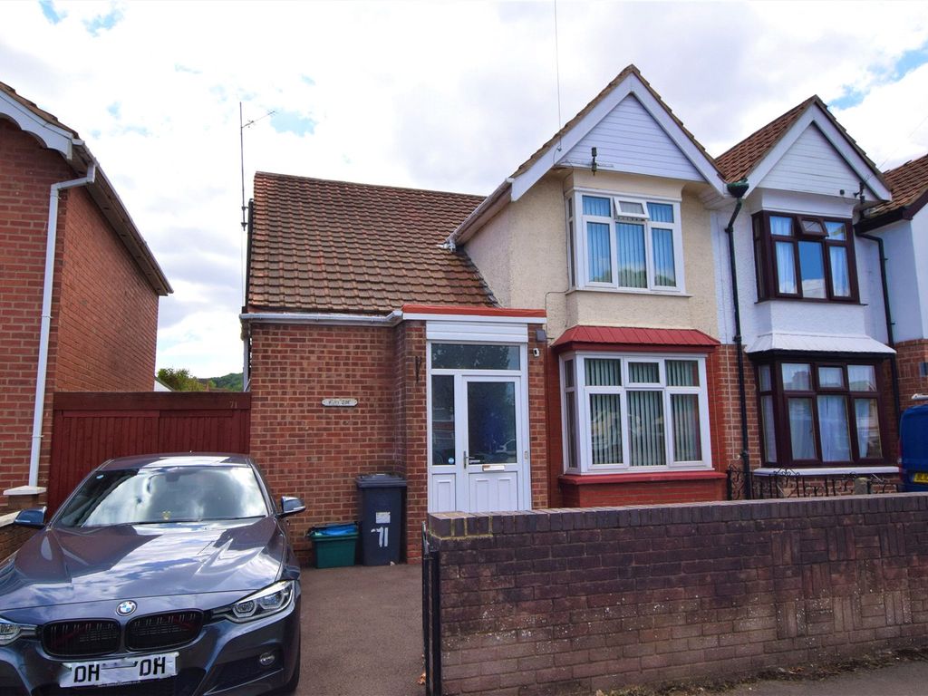 3 bed semidetached house for sale in Finlay Road, Gloucester, Gloucestershire GL4 Zoopla