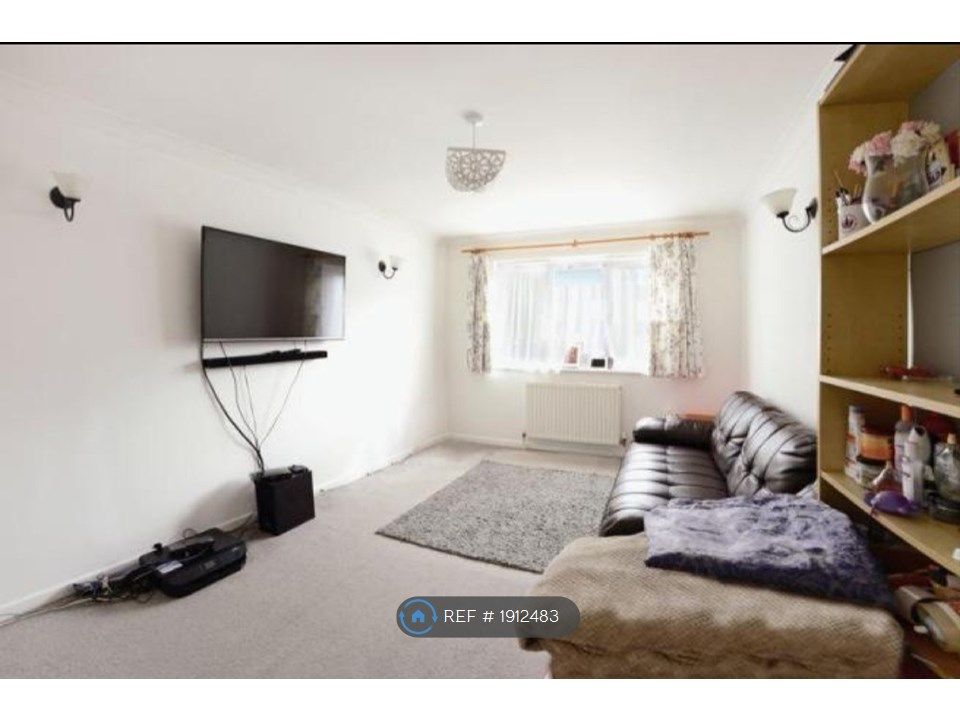 2 bed flat to rent in Northcote Road, Bournemouth BH1, £1,100 pcm Zoopla