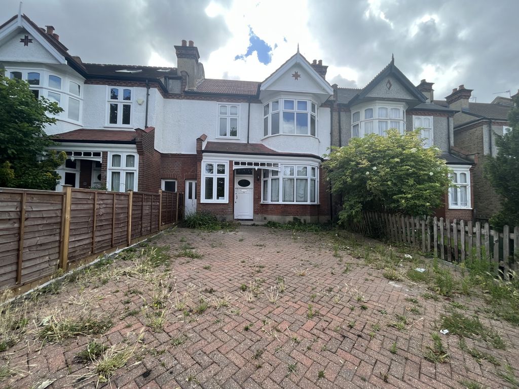 5 bed flat to rent in Chestnut Road, London SE27 Zoopla