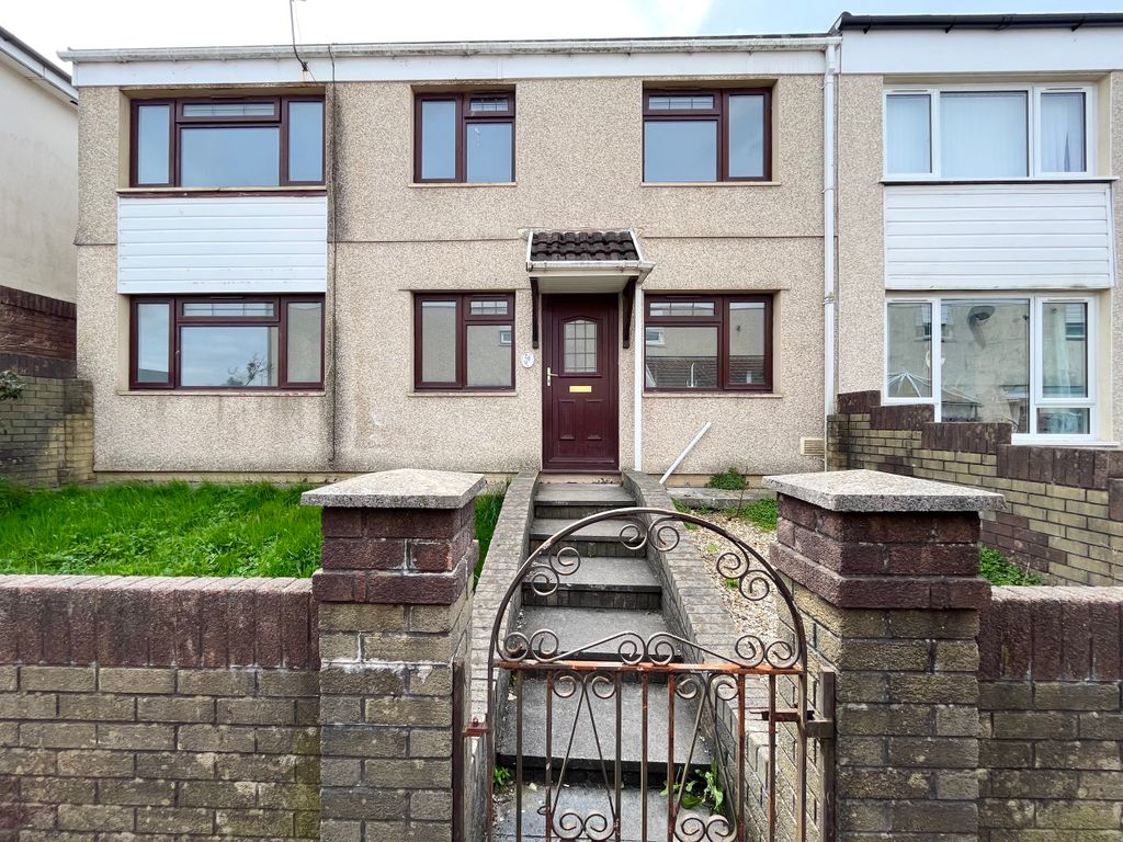 3 bed semidetached house for sale in Caswell Close, Hirwaun, Aberdare