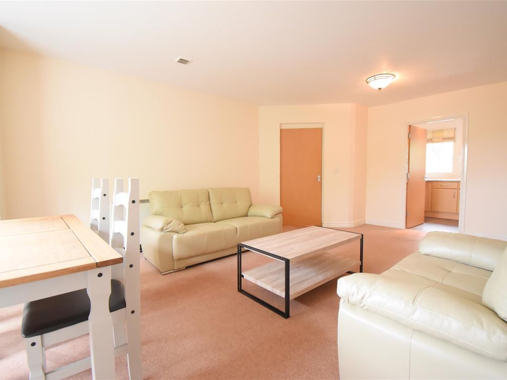 2 bed flat to rent in Pershore Road, Selly Park, Birmingham B29, £950