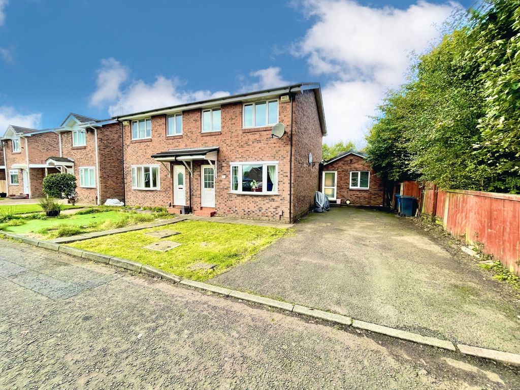 4 bed semidetached house for sale in 7 Greenhill Court, Girdle Toll