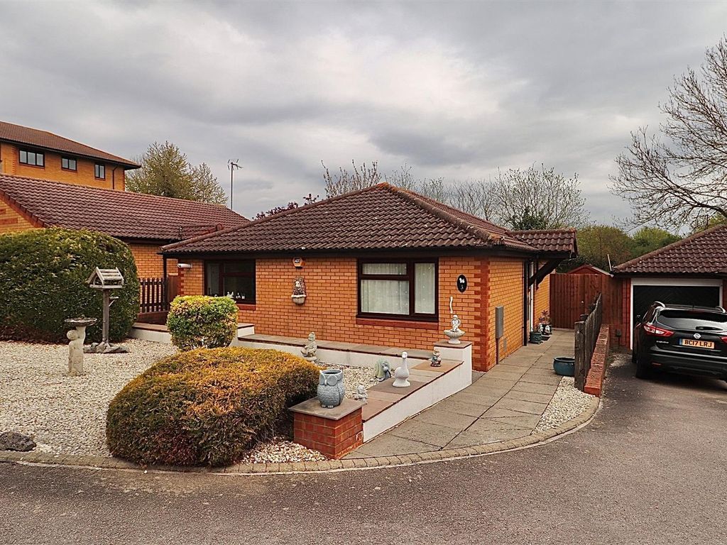 2 bed detached bungalow for sale in Wootton Brook Close, Northampton