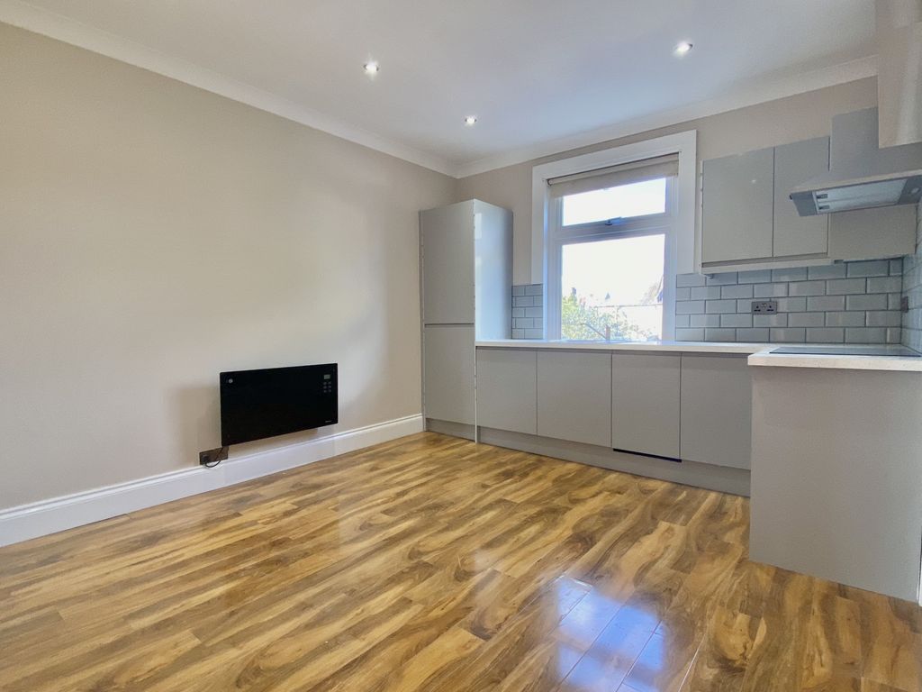 2 bed flat for sale in Trafford Road, Thornton Heath CR7 Zoopla