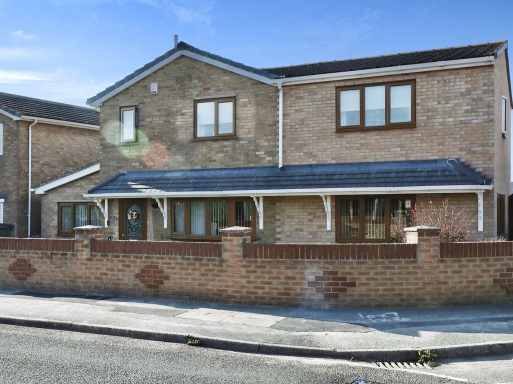 4 bed detached house for sale in Bond Street, Doncaster DN11, £300,000