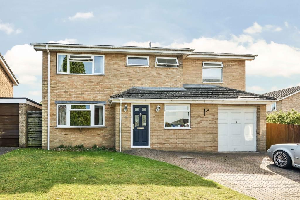 4 bed detached house for sale in Basingstoke, Hampshire RG22, £520,000