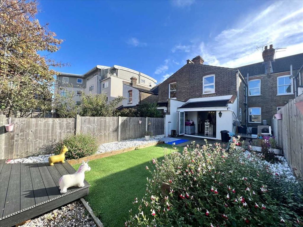 4 bed terraced house for sale in Sunningdale Avenue, LeighOnSea SS9