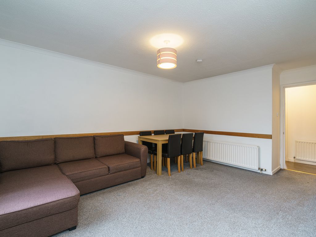 2 bed flat to rent in Craigie Loanings, Aberdeen AB25, £800 pcm Zoopla