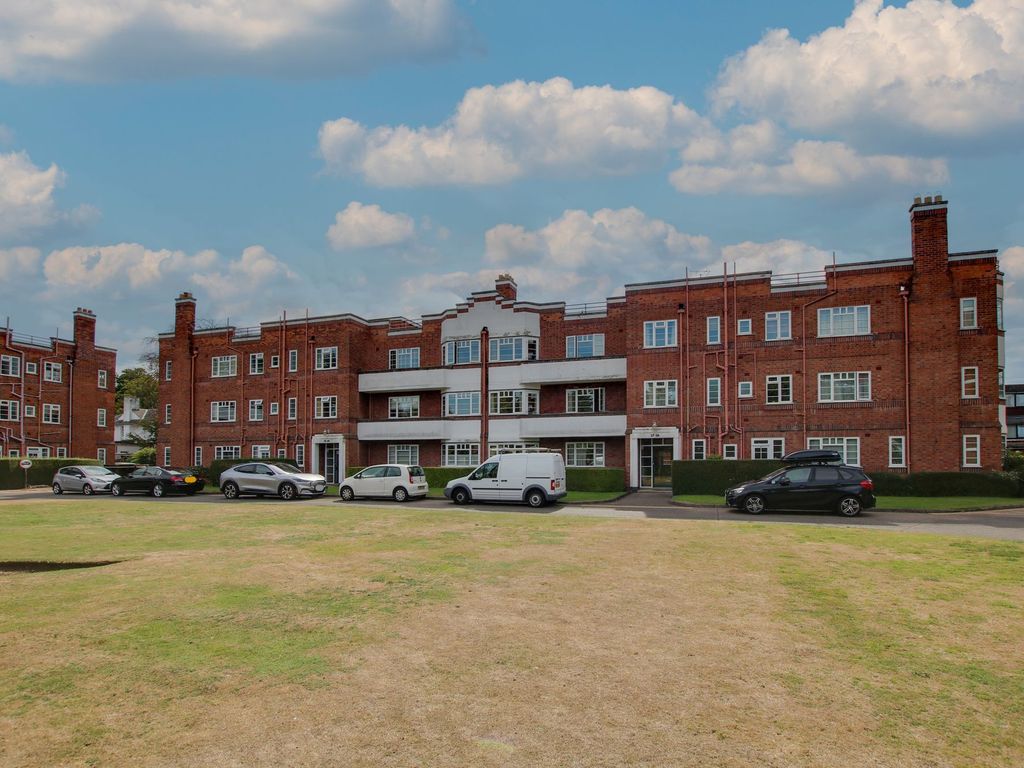 Knighton Park Road, Leicester LE2  