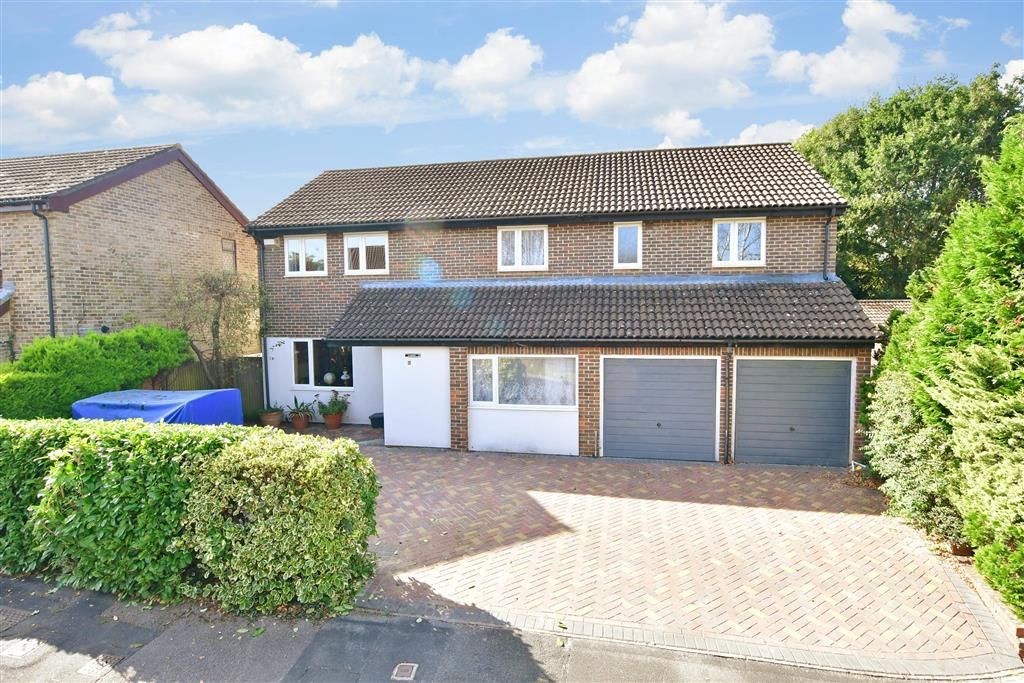 5 bed detached house for sale in Aintree Drive, Waterlooville