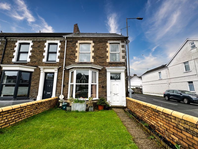 4 bed end terrace house for sale in Gnoll Park Road, Neath SA11, £