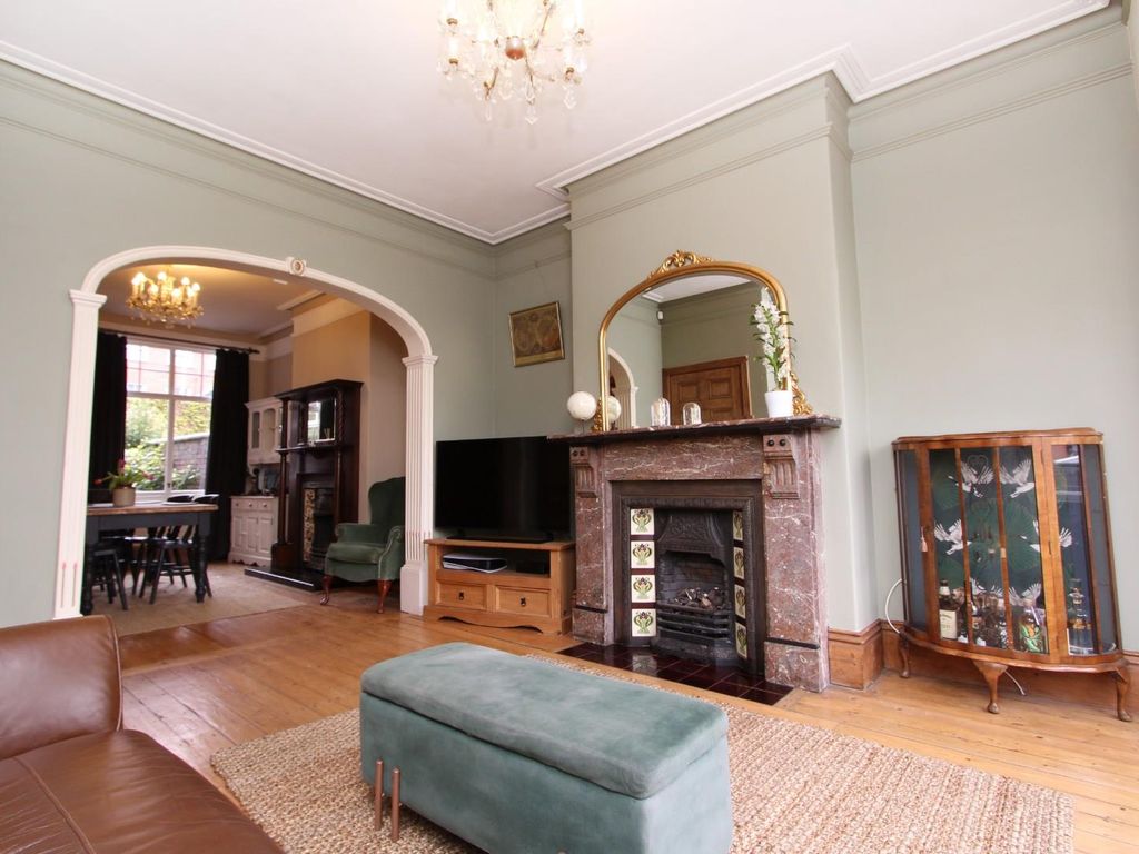 5 bed town house for sale in Belgrave Road, NewcastleUnderLyme, Stoke