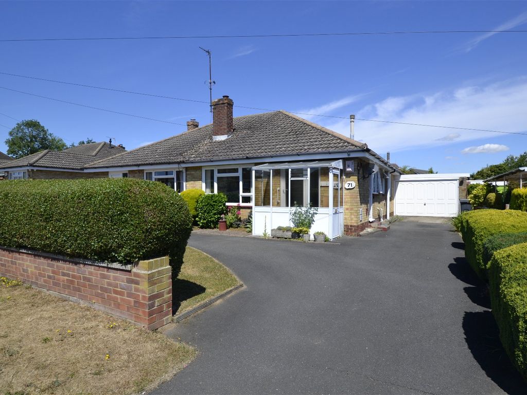 3 bed semidetached bungalow for sale in Westfield Road, Thatcham RG18