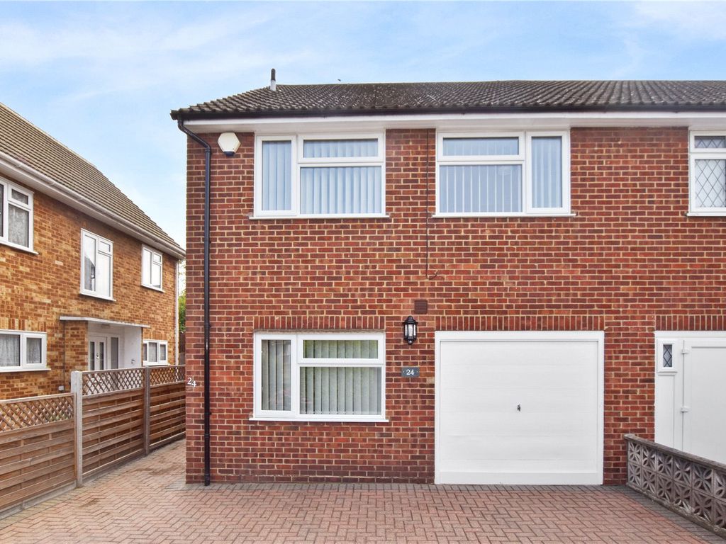 4 bed semidetached house for sale in Avenue Road, Bexleyheath, Kent