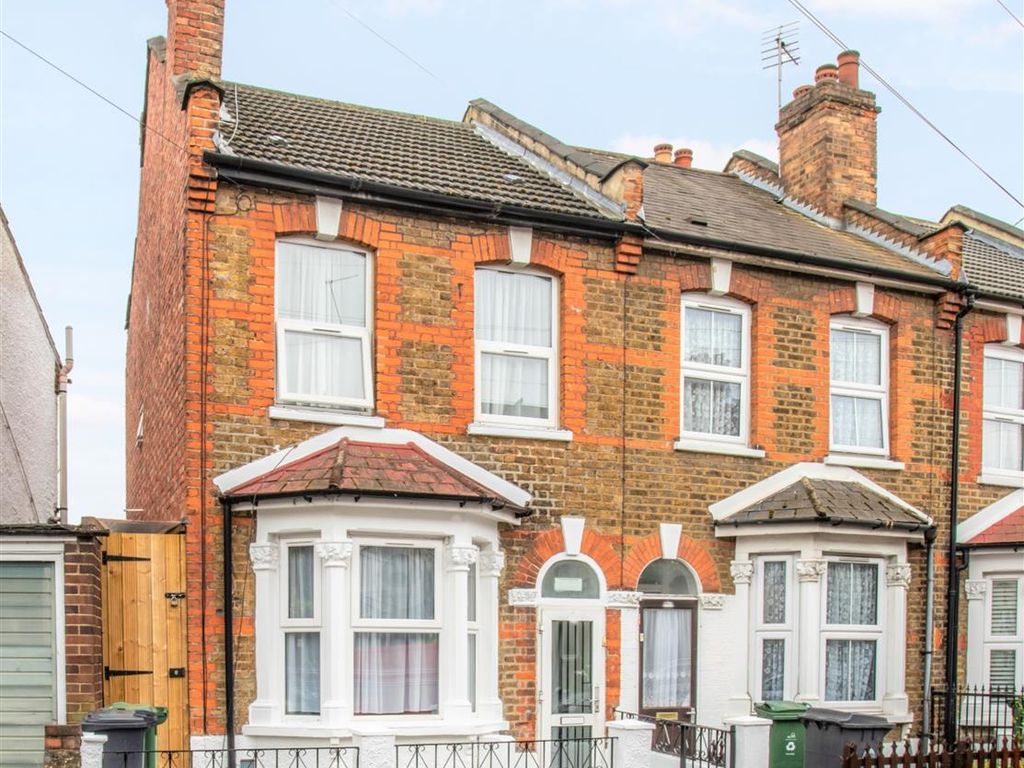 3 bed end terrace house for sale in Coopers Lane, London E10 Zoopla