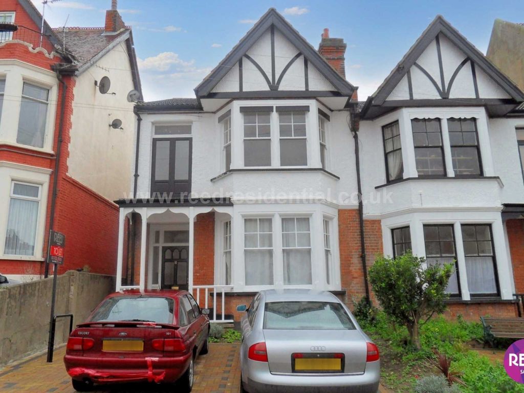 3 bed flat to rent in Cobham Road, Westcliff SS0, £1,500 pcm Zoopla