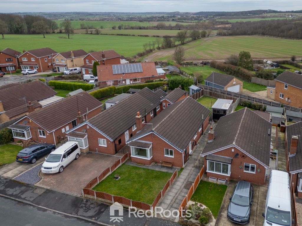 3 bed detached bungalow for sale in Upton, Pontefract, West Yorkshire